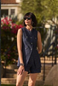 Marine blauw krijtsteep damesvest met bermuda SS 2026